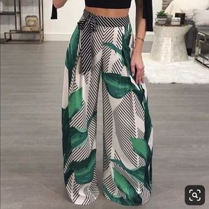 Leaf print wide leg pants